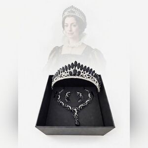Medieval Times Necklace & Earrings Jewelry Black Crystal Silver Tone Gift Set